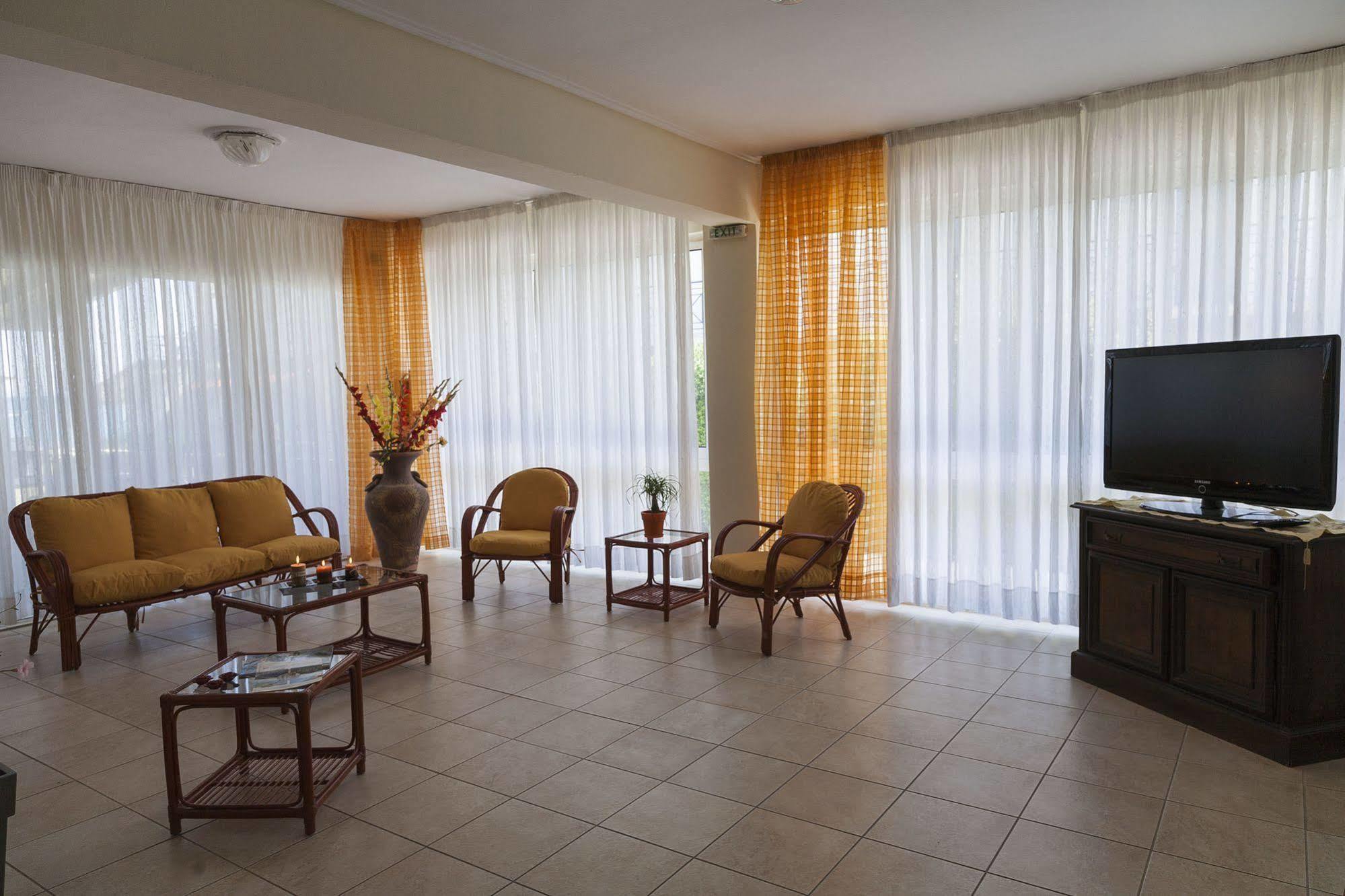 Francisco Beach Hotel Айос-Андреас Экстерьер фото