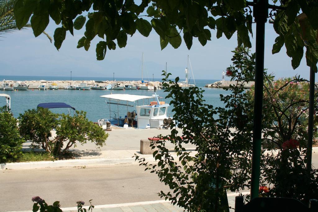 Francisco Beach Hotel Айос-Андреас Экстерьер фото
