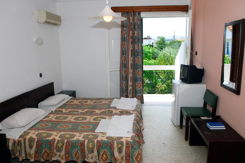Francisco Beach Hotel Айос-Андреас Экстерьер фото
